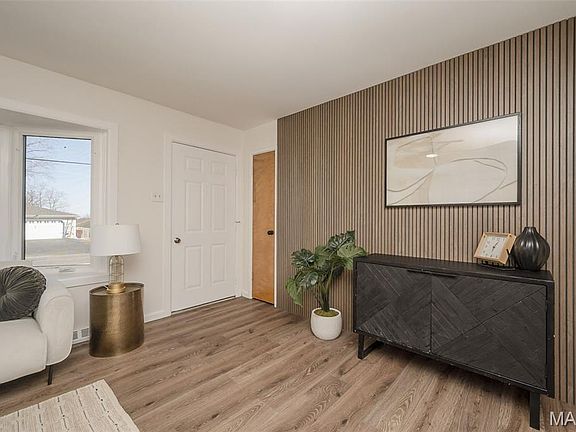 5th image of 1829 Main Dr