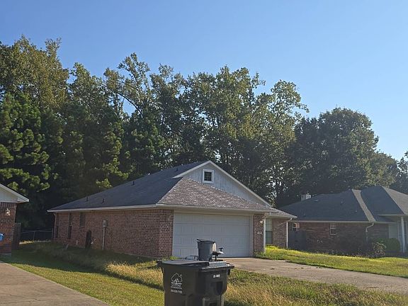 3rd image of 436 Red Oak Ln