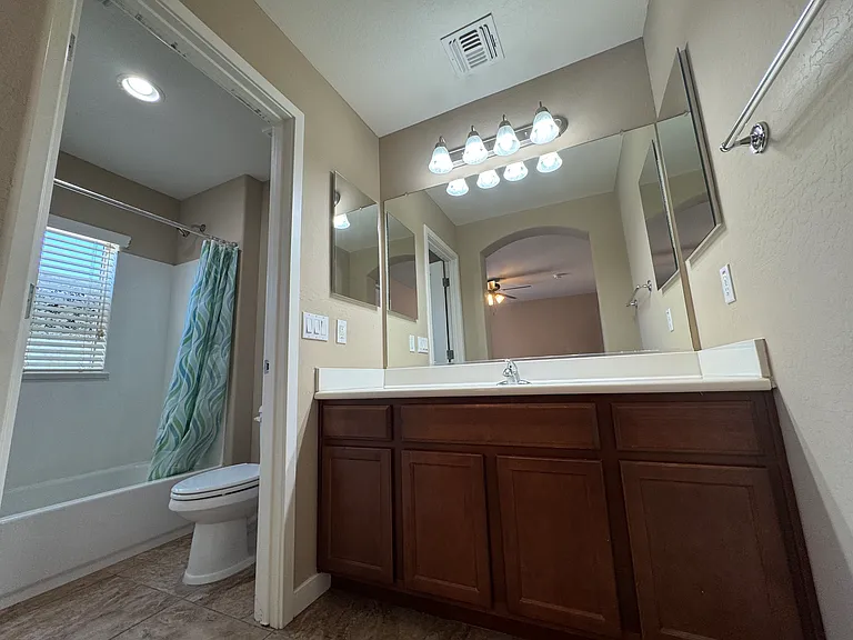 1147 E Cedar St — Photo 18