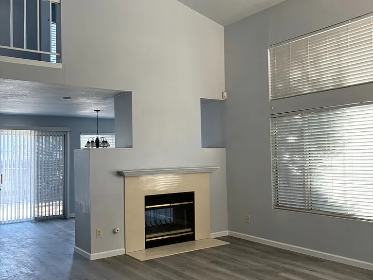 11017 Pacific St — Photo 2