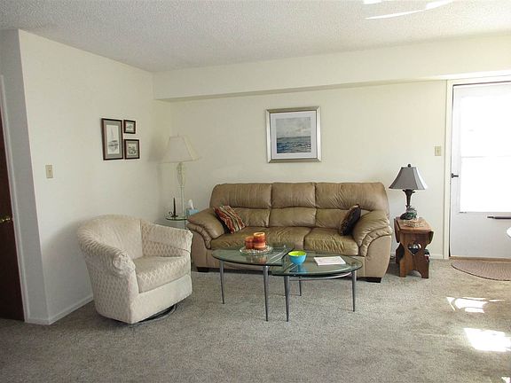 3rd image of 4400 Pleasure Ave APT 104