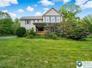 560 W Center St, Wind gap, PA 18091
