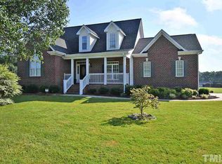 1916 Pearline Dr, Zebulon, NC 27597