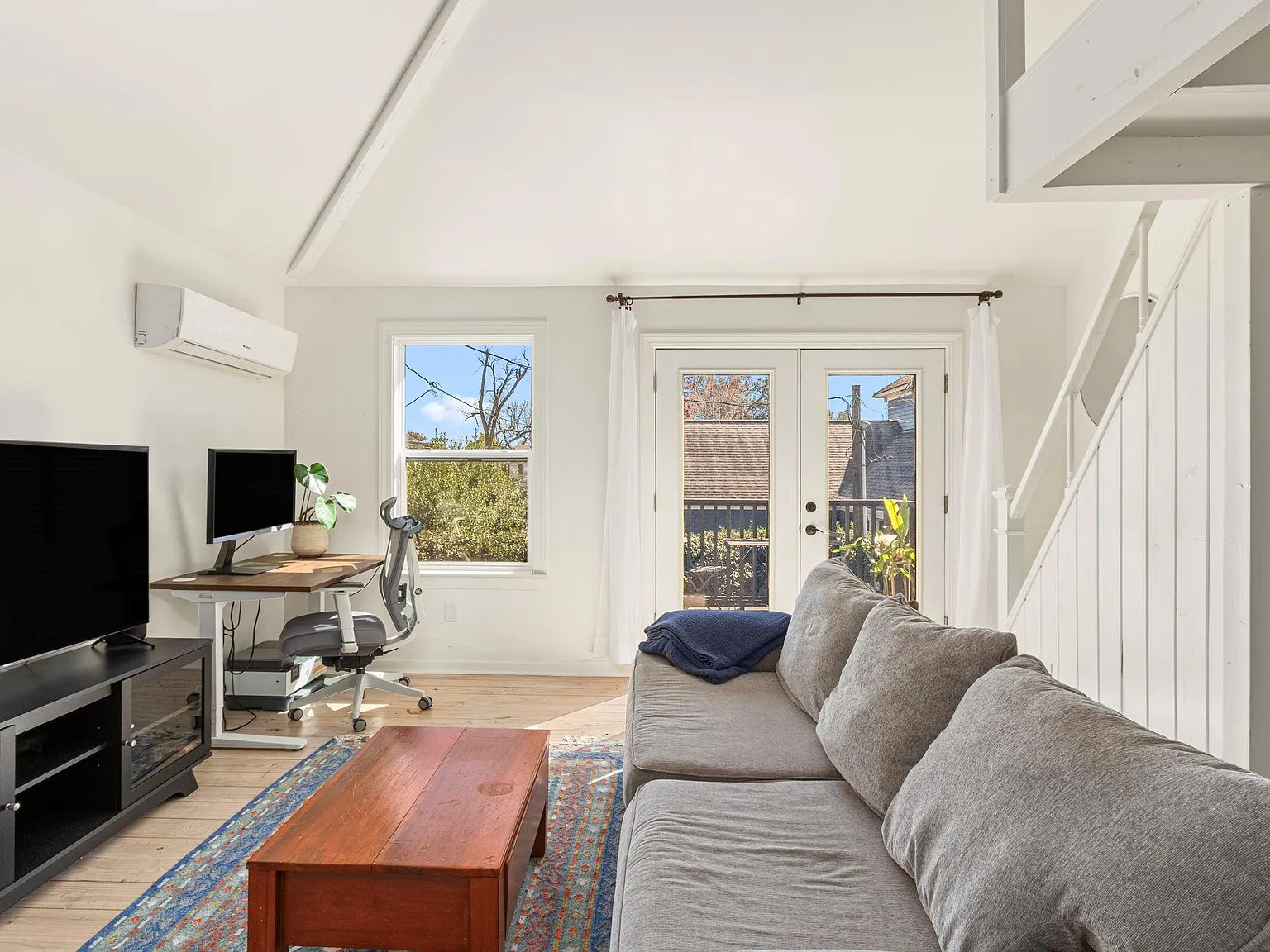 1 bed, 1.0 bath, 440 sqft, $1,750 — Photo 2