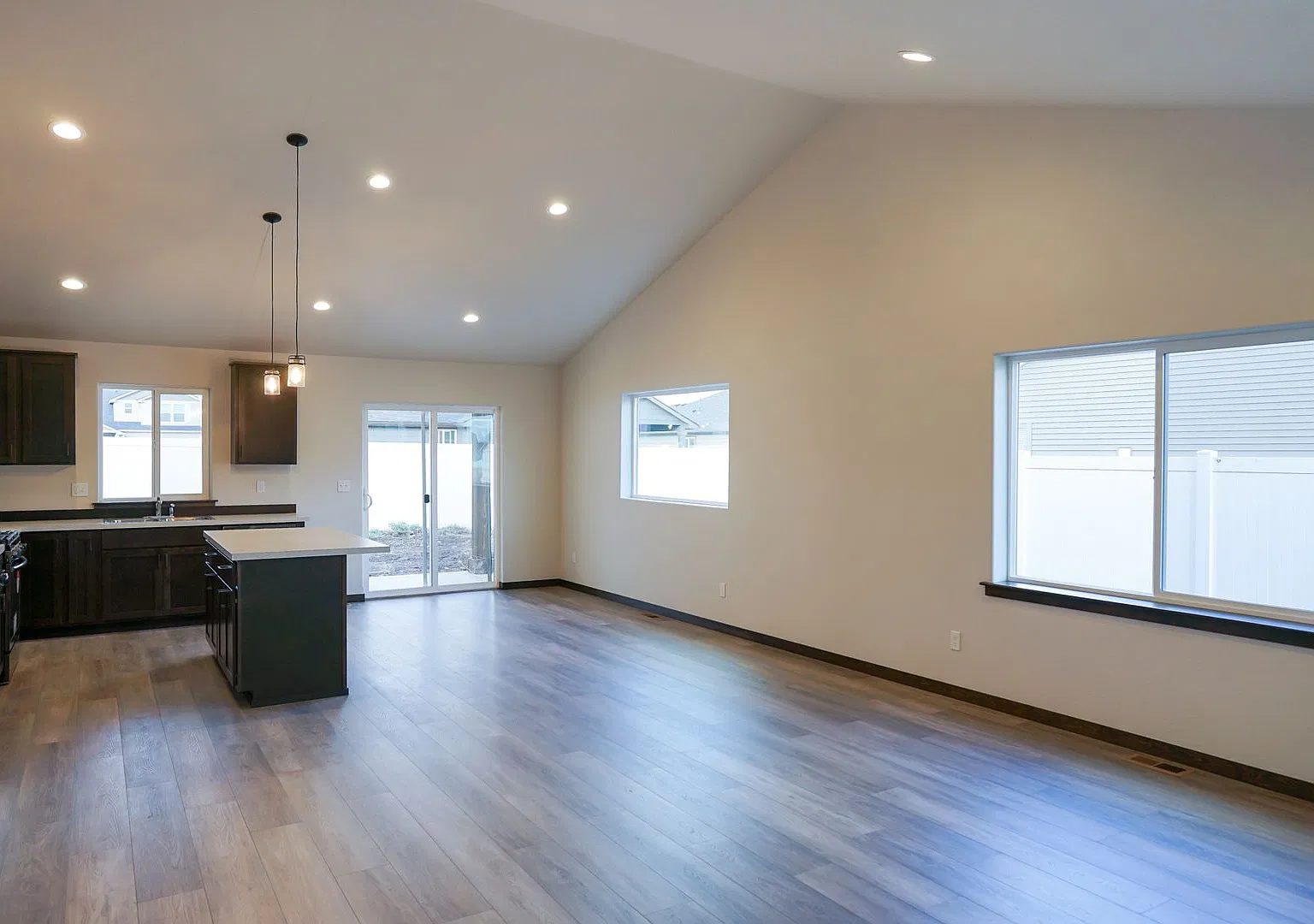 Brand New 4 Bedroom Home in Rathdrum — Photo 4