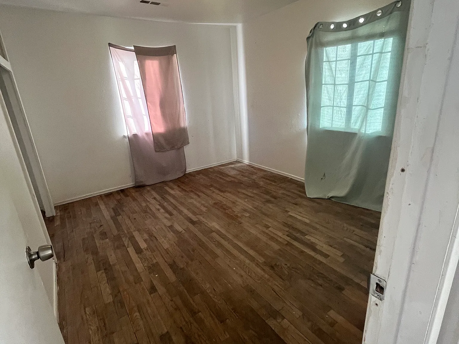 3 bed, 1044 sqft, $1,900 — Photo 4