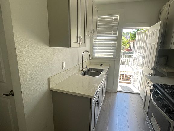 3rd image of 5434 Huntington Dr S #2