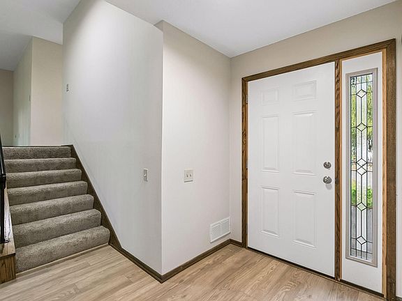 3rd image of 1080 Churchill Cir
