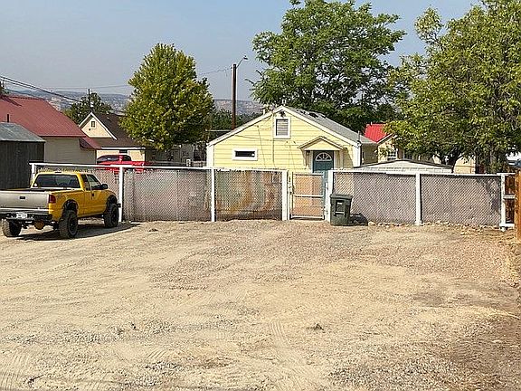 Rear gated yard, parking