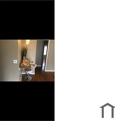 3rd image of 2455 Hawthorne Manor Dr