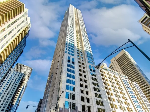 33 W Ontario St APT 20A, Chicago, IL 60654