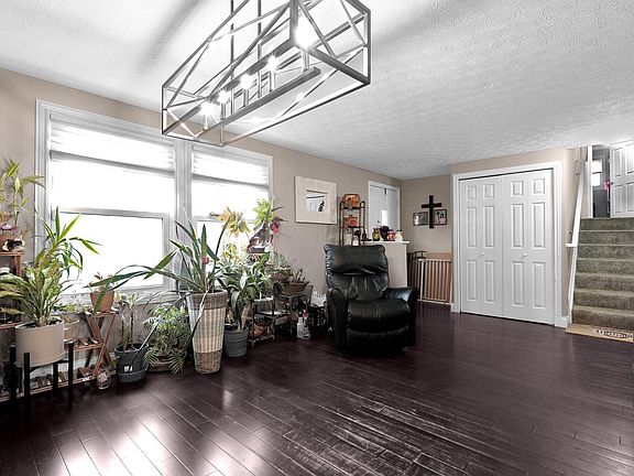 5th image of 3174 Millbury Ave