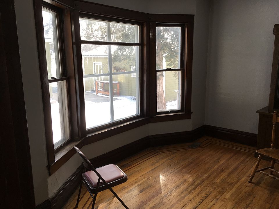 1st image of 420 Charlotte St SE