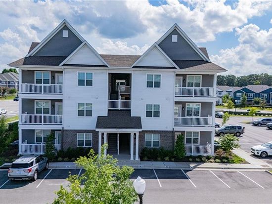 1724 Dromolin Dr #202, Virginia Beach, VA 23456