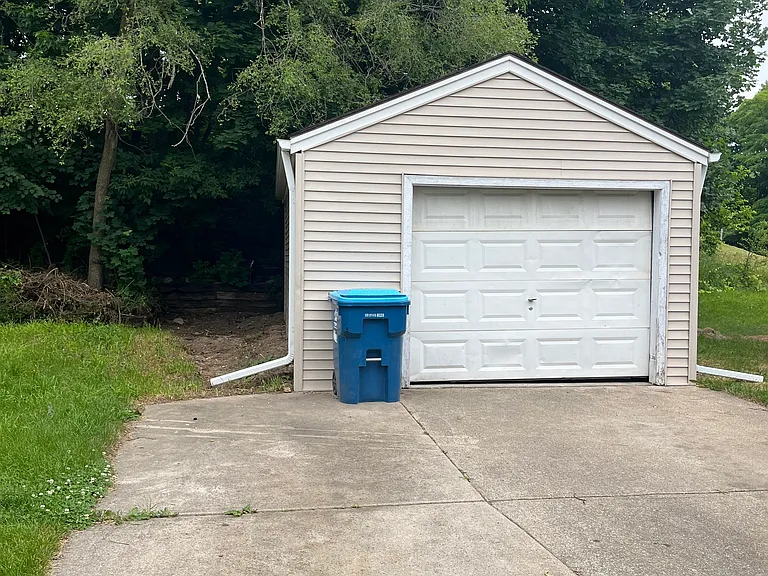 524 Charlotte Ave — Photo 2