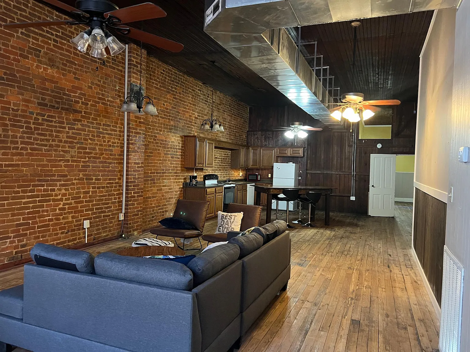 2 bed, 2200 sqft, $1,150 — Photo 3