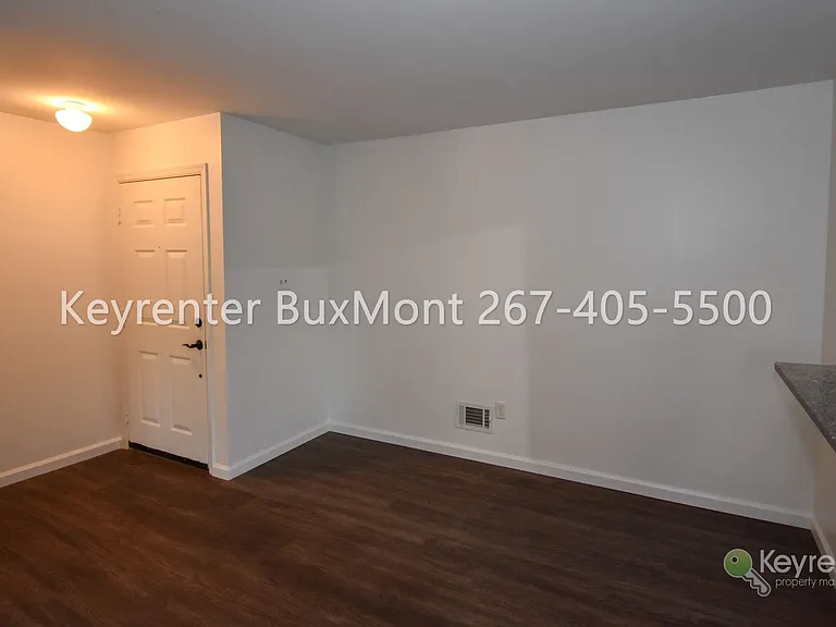 115 Hickory Ct — Photo 5