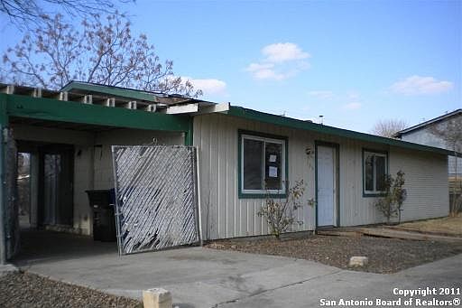 2nd image of 131 Lake Valley Dr