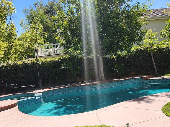 3rd image of 23250 Cuestport Dr
