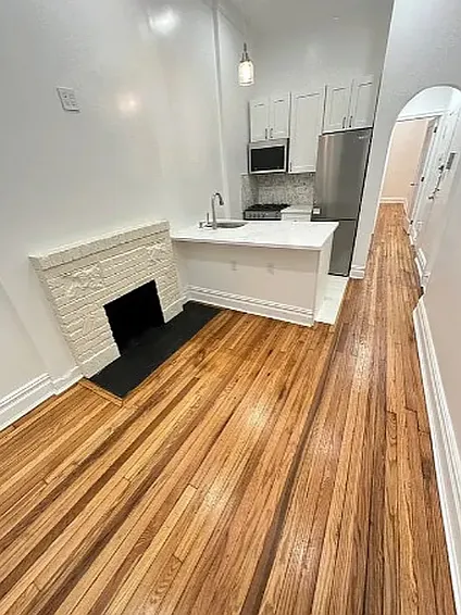 14 Jones St #1A — Photo 3