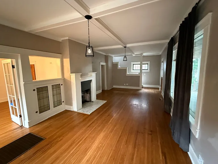 1414 S Carson Ave — Photo 4