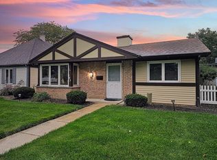 145 Garden Dr, Montgomery, IL