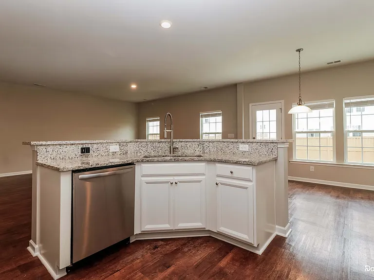 239 Wathen Dr — Photo 2