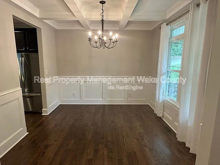 5412 Robbins Dr — Photo 15