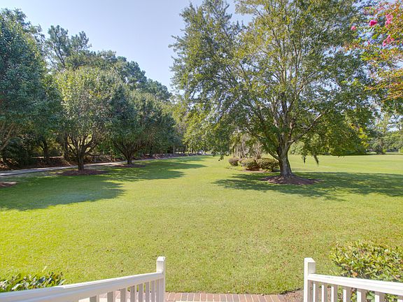 3rd image of 935 River Rd