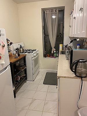2nd image of 223 13th St APT 14