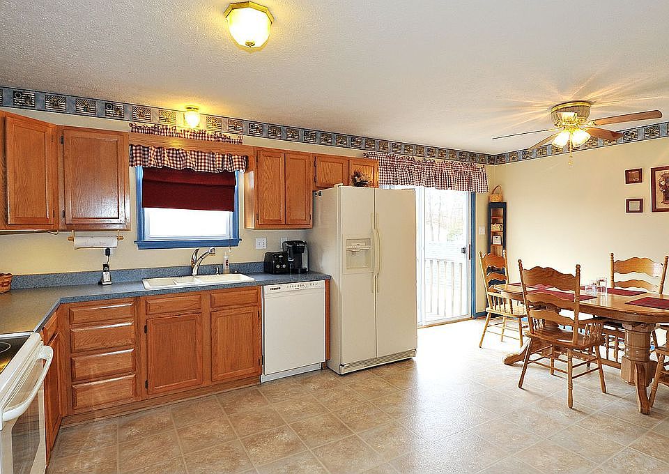 2nd image of 26051 Hills Dr