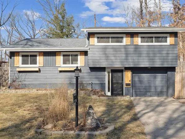 1302 Hertz Dr SE, Cedar Rapids, IA 52403