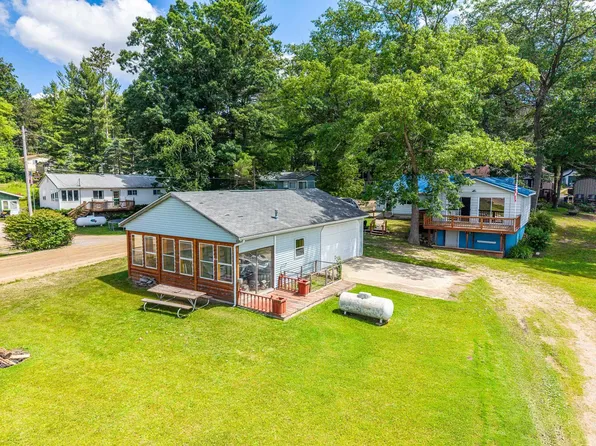 1276 E Long Lake Dr, Harrison, MI 48625