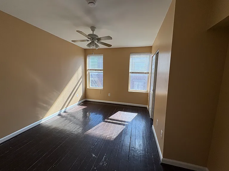 1012 W Pratt St — Photo 12