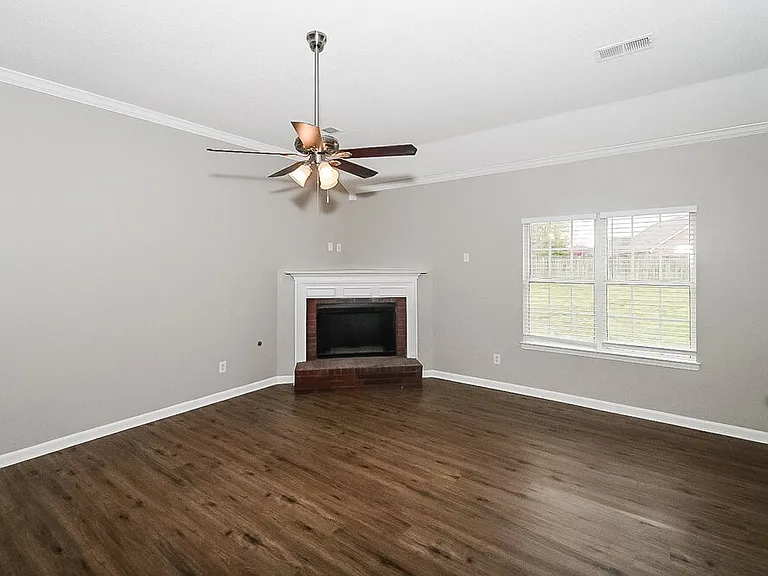 2785 Pinnacle Dr — Photo 4