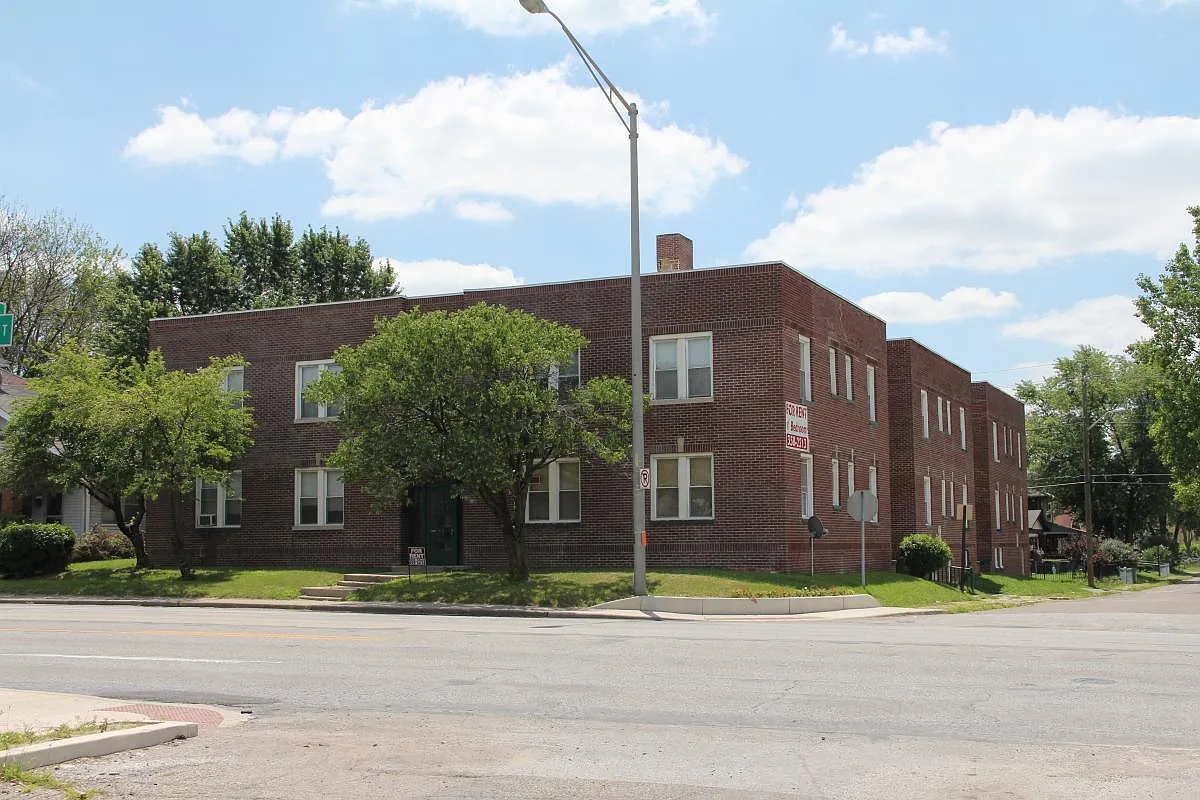 4001 E Washington Street — Photo 1