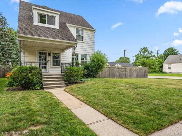 22265 Nowlin St, Dearborn, MI 48124