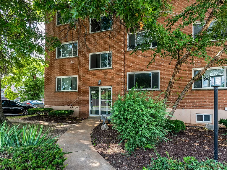 3003 Laclede Station Rd #A — Photo 21