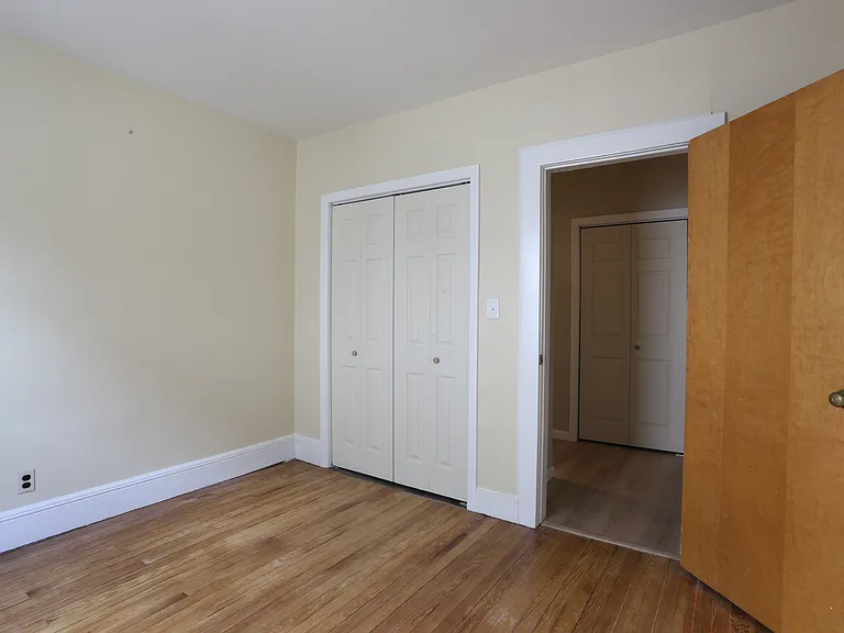 189 Hawthorne Ave #1 — Photo 9