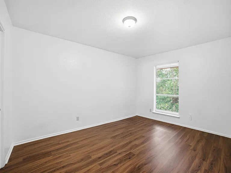 334 Valley Park Dr — Photo 26