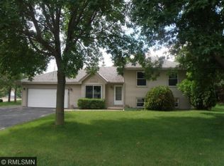 8760 Lake Susan Ct, Chanhassen, MN 55317