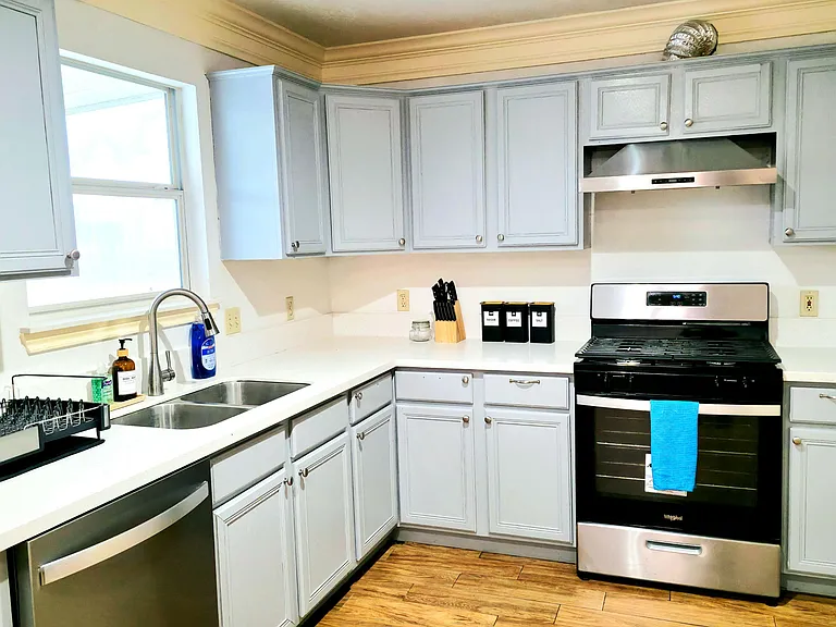 Halldale Dr — Photo 10