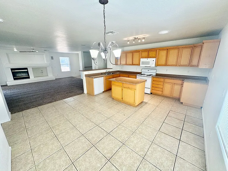 2106 W Alta Vista Rd — Photo 12