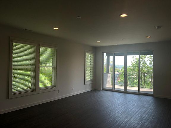 2nd image of 543 Liberty Hl #A