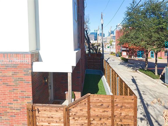 2nd image of 329 College Ave