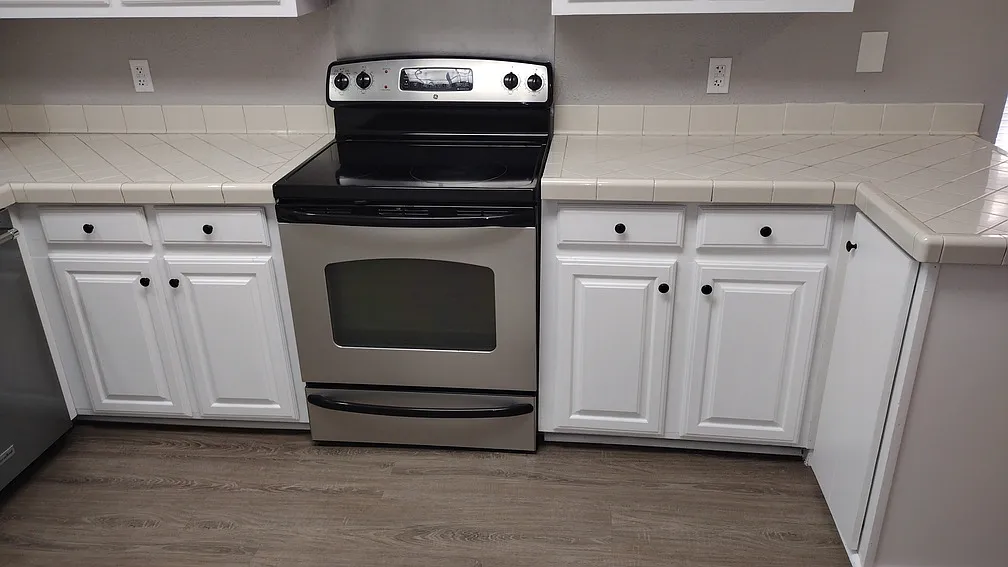 3 bed, 1427 sqft, $1,690 — Photo 4