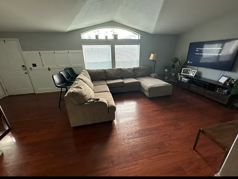 1038 Shawn Ave — Photo 8