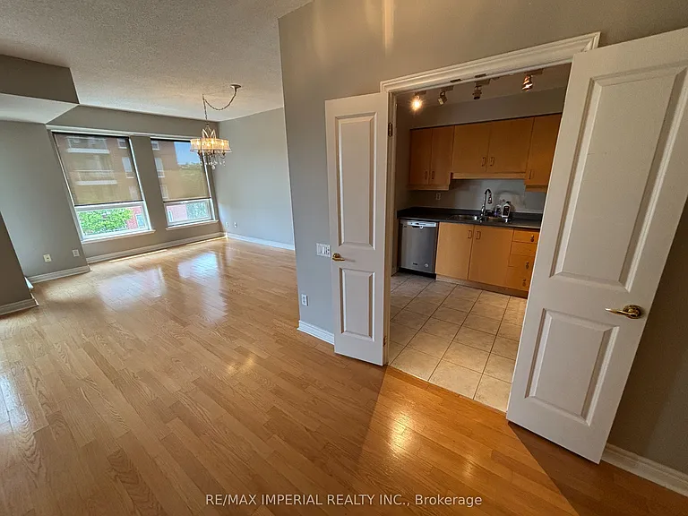 60 Old Mill Rd #405 — Photo 4