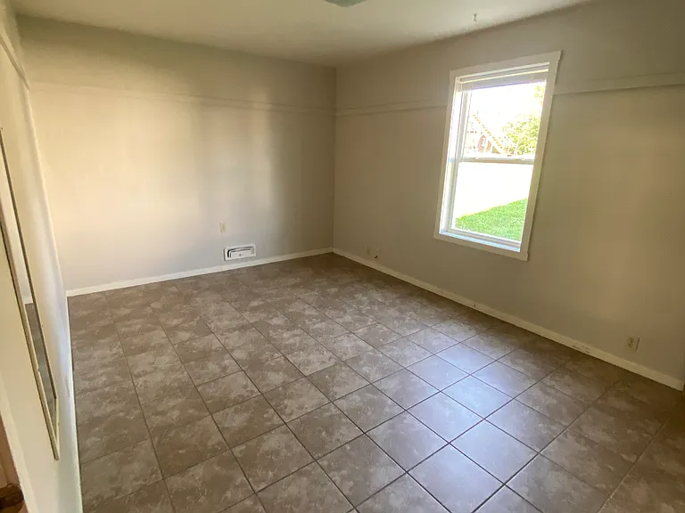 727 Stadium Dr #1 — Photo 4