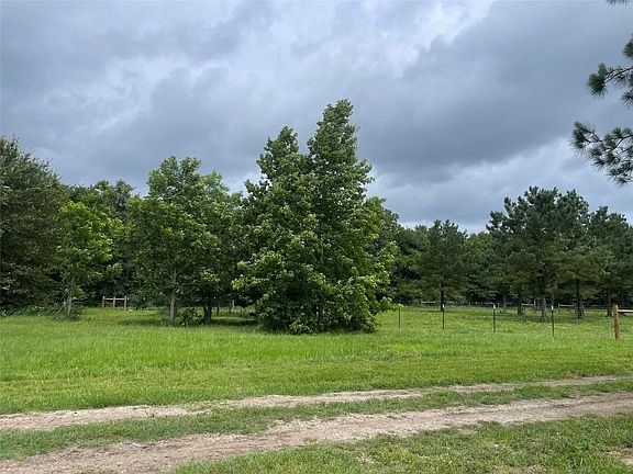 5th image of 977 Tafelski Rd